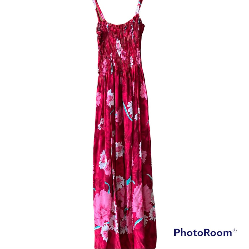 Unknown brand - floral dress. Size L. Fabric is soft to the touch and comfy.
